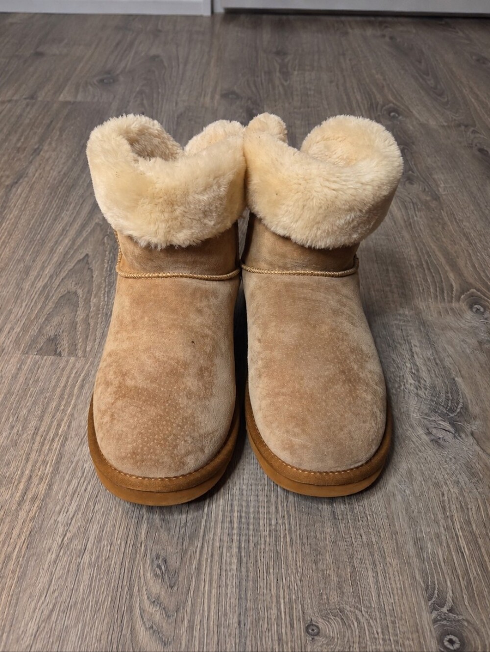 LAMO Adele Short Tan Suede Faux Fur Bow Winter Boots Women’s 10